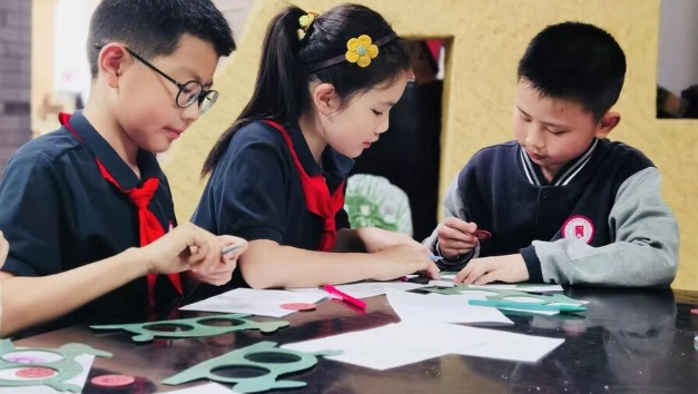 人人都是“梦想改造家”！一所普通小学为何要坚持创造教育40年