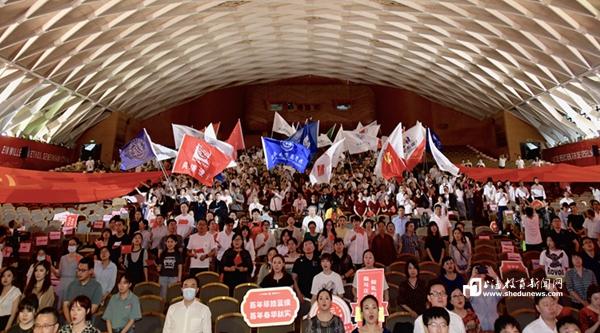 同济大学50支队伍3000余名师生深情放歌“永远跟党走”