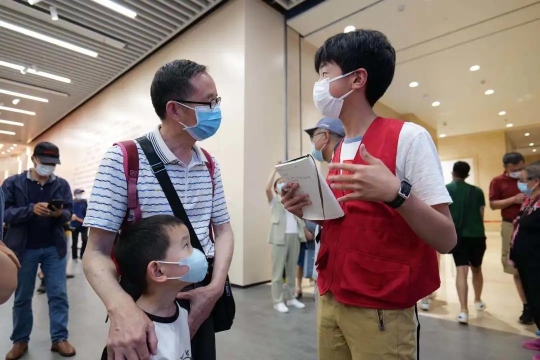 梦想骑行团、刚踏上社会的90后、大学辅导员 在中共一大会址纪念馆新馆 小记者听到了他们的故事