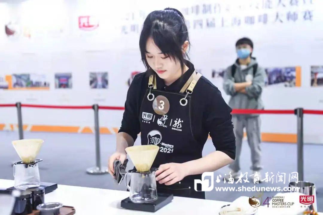 《【万达娱乐网页登陆】中职生对决“上海咖啡大师赛”，贸易学校选手表现优异夺“桂冠”》