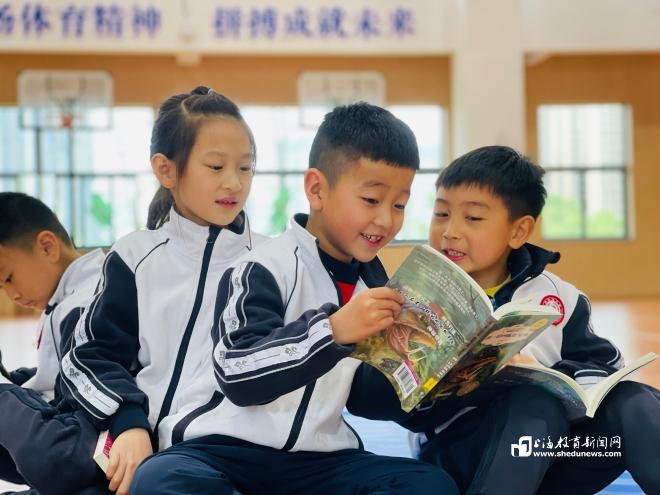 《【摩杰代理平台注册】《上外云间2022年读书情况蓝皮书》发布 人均阅读文字145.4万字》