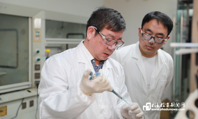 “布袋院士”赵东元：学海严谨真为理，一片丹心育群英